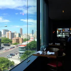 restaurantes e bares em São Paulo para comer e beber sozinho