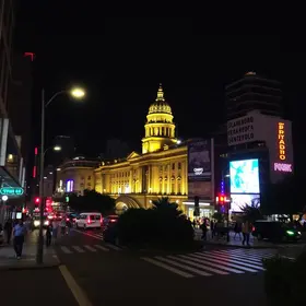lugares abertos 24 horas em São Paulo